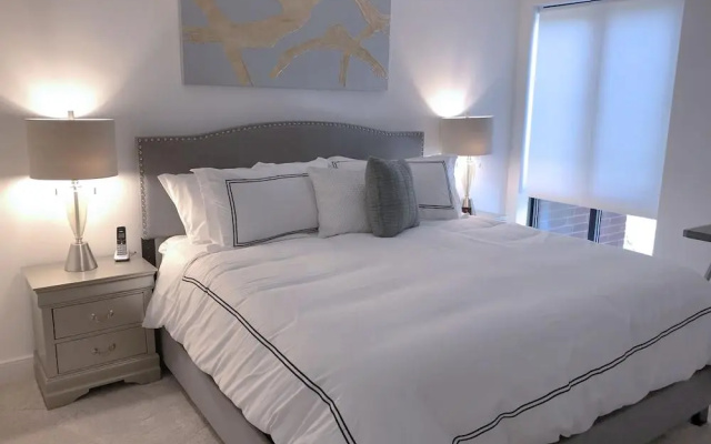 photo 5 of One Bedroom Suite