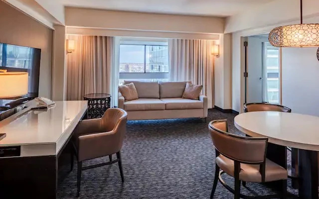 photo 3 of Hotel Millennium Hilton New York One UN Plaza