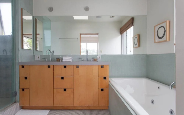 photo 2 of onefinestay - Mabery Road