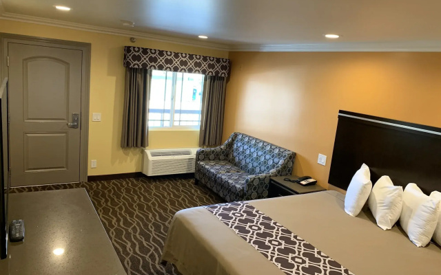 photo 3 of Ontario Inn & Suites