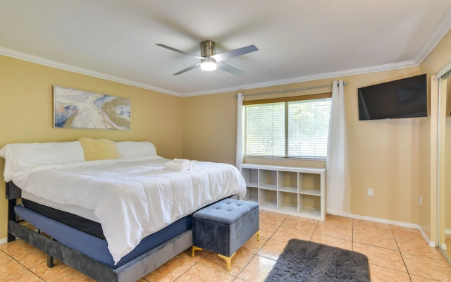photo 4 of 5 Mi to Hard Rock Stadium! Townhome w/ Games