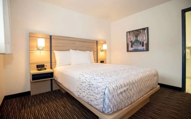 photo 5 of Orange Grove Inn