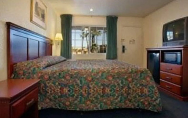 photo 3 of Orange Show Inn San Bernardino