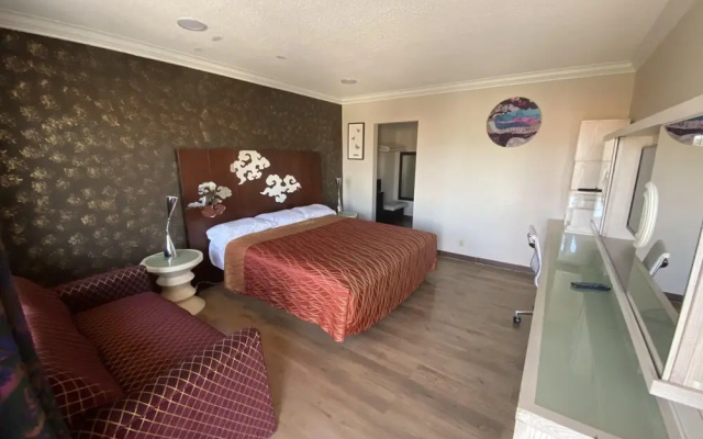 photo 5 of Orange Villa Park Motel