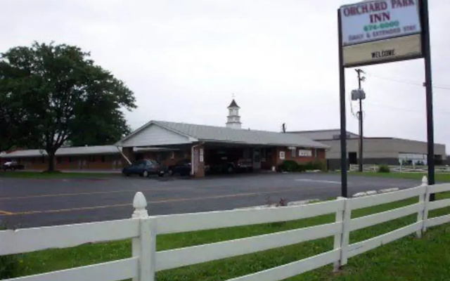 photo 3 of Orchard Park Inn