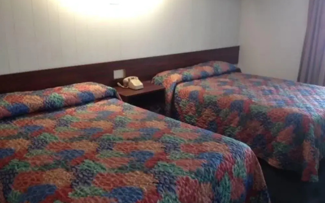 photo 4 of Orchard Park Inn