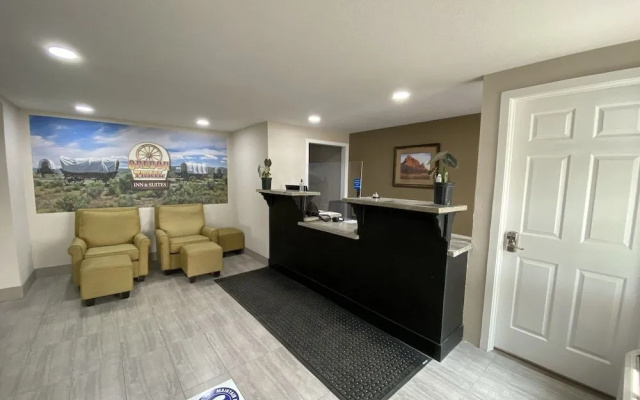 photo 2 of Oregon Trail Inn & Suites