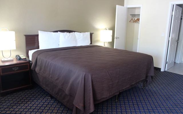 photo 3 of Oregon Trail Inn & Suites