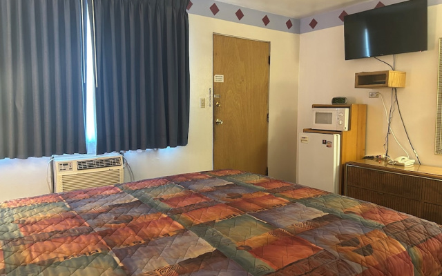 photo 3 of Oregon Trail Motel