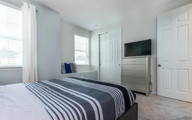 photo 4 of Beautiful 4 Bed With Pool & Spa