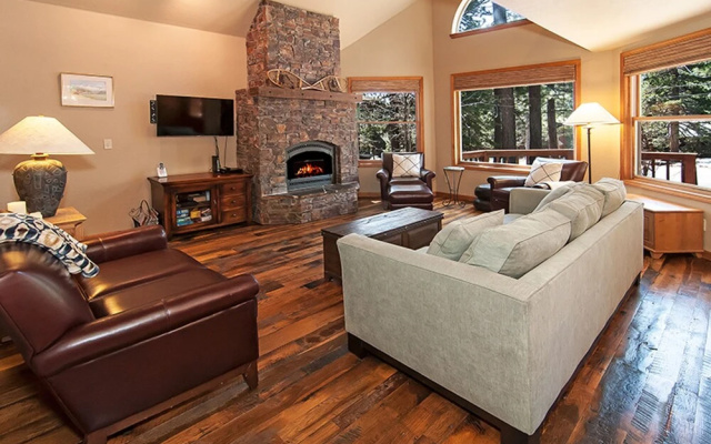 photo 5 of Oslo's Hideaway by Tahoe Mountain Properties