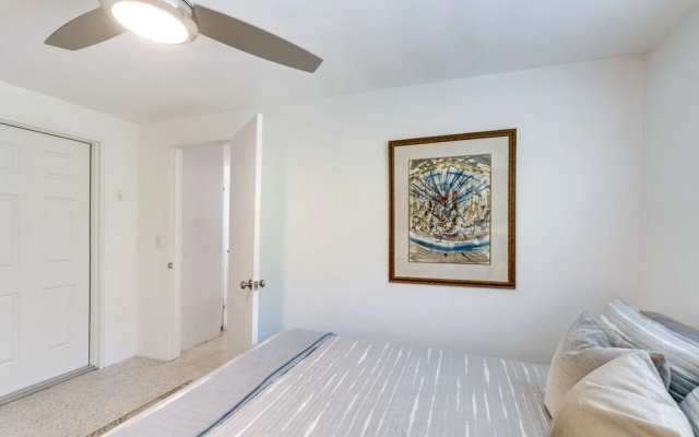 photo 4 of Osprey Vacation Rental w/ Kayaks: 4 Mi to Beach!