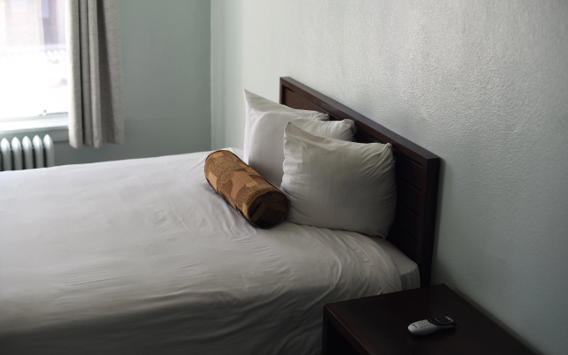 photo 2 of Greenleaf Hotel