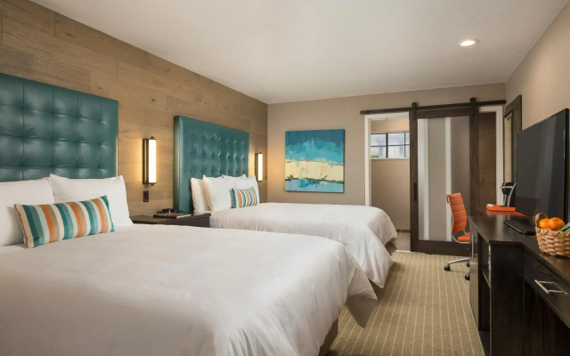 photo 2 of Wave Street Inn