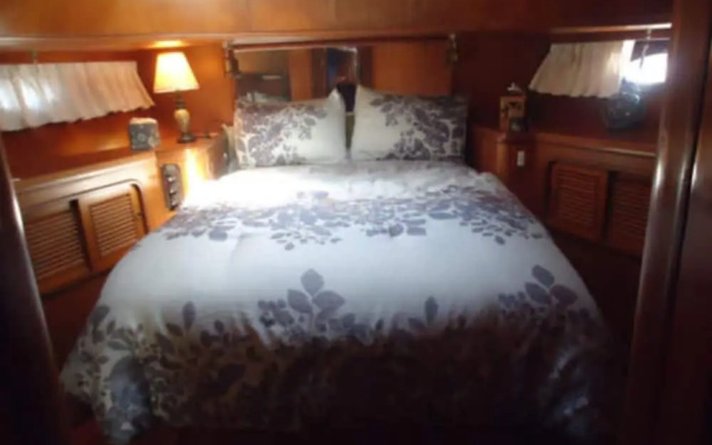 photo 2 of 我们的游艇酒店(Our Yacht)