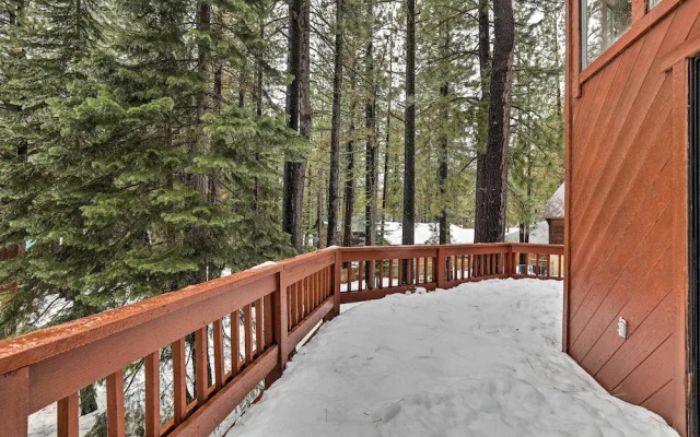 photo 2 of Truckee Winter Escape 6 Mi to Ski Slopes!