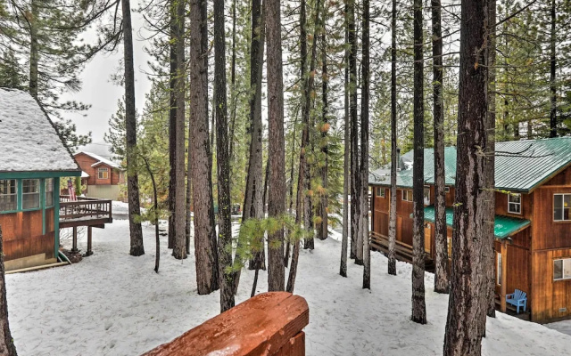 photo 3 of Truckee Winter Escape 6 Mi to Ski Slopes!