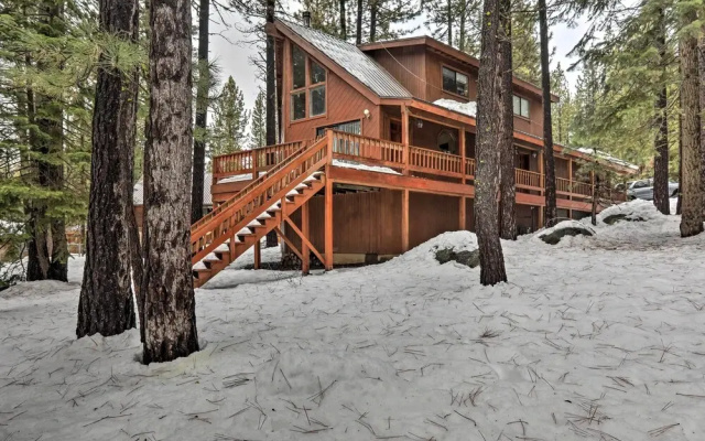 photo 4 of Truckee Winter Escape 6 Mi to Ski Slopes!