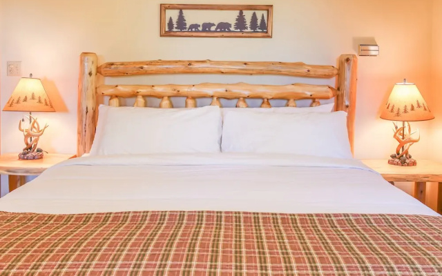 photo 5 of Outland Chalet & Suites Great Smoky Mountains