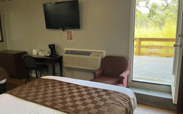 photo 4 of Outpost Motel
