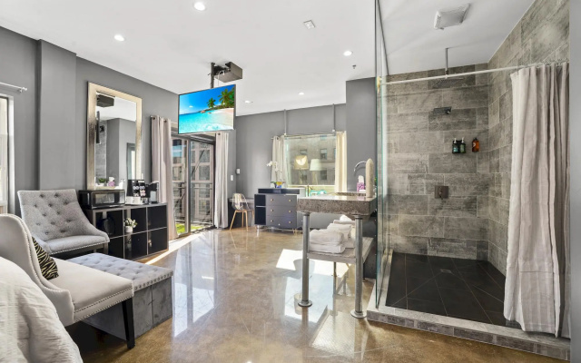 photo 2 of Outstanding En Suite Studio
