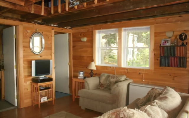 photo 3 of Overlook Cottage - One Bedroom Home