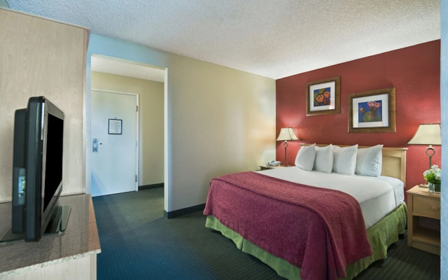 photo 4 of Oxford Suites Lancaster