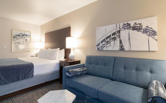 photo 3 of Oxford Suites Portland - Jantzen Beach