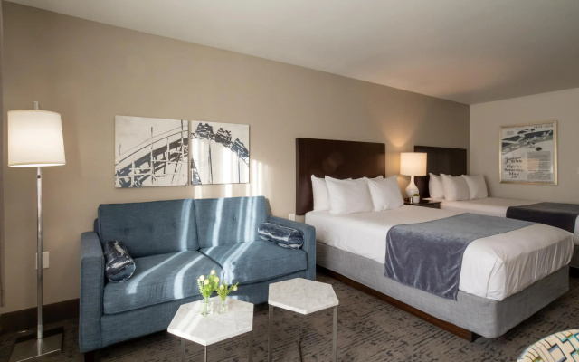 photo 5 of Oxford Suites Portland - Jantzen Beach