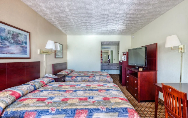 photo 4 of OYO Hotel Decatur I-20 East & Wesley Club Dr