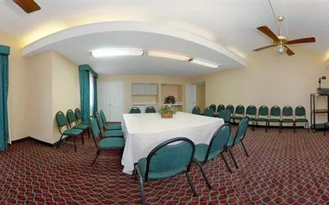 photo 5 of OYO Hotel Columbia SC I-20/I-26
