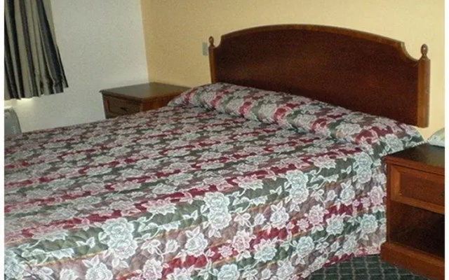 photo 3 of Heritage Inn & Suites