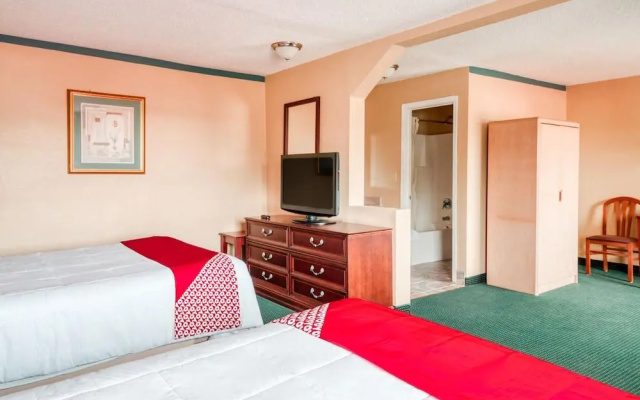 photo 3 of OYO Hotel Fayetteville S Eastern Blvd