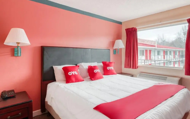 photo 4 of OYO Hotel Fayetteville S Eastern Blvd