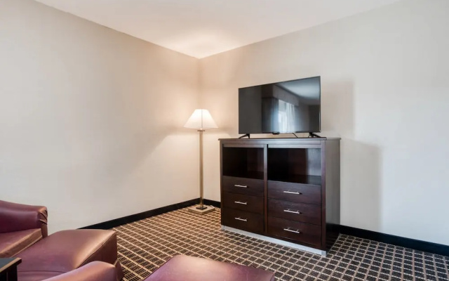 photo 3 of Oyo Townhouse Dallas Park Central Galleria