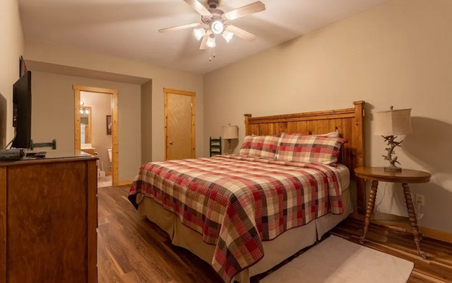 photo 3 of Ozarks Oasis 4 Bedroom Cabin by RedAwning