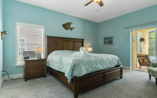 photo 2 of P2149VD - Newly renovated pool/spa home: 10 guests, Davenport, US