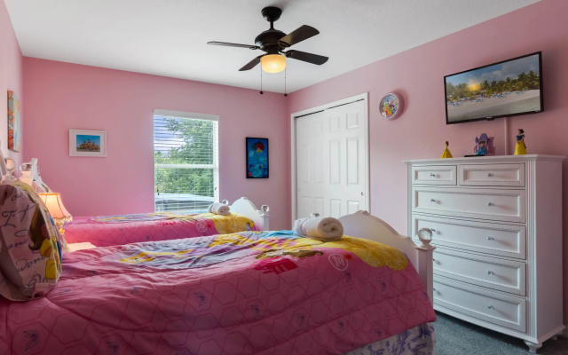 photo 5 of P2149VD - Newly renovated pool/spa home: 10 guests, Davenport, US