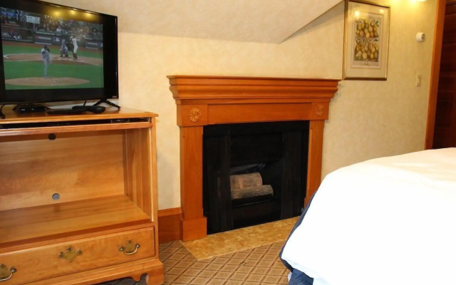photo 3 of Pacific Grove Inn