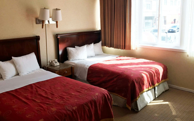 photo 3 of Pacific Heights Inn