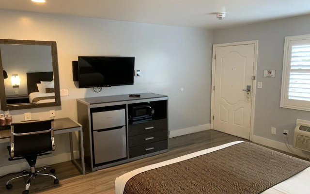 photo 3 of Pacific Inn