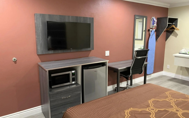 photo 2 of Pacific Inn Anaheim
