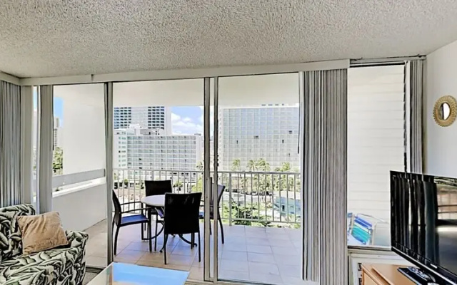 photo 3 of Pacific Monarch 1003 1 Bedroom Condo by Redawning