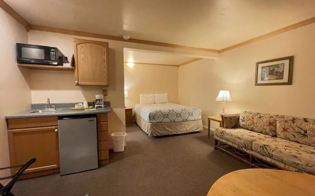 photo 4 of Pacific Motel and RV Park