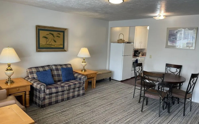 photo 5 of Pacific Motel and RV Park