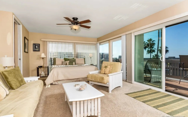 photo 4 of Pacific Palms