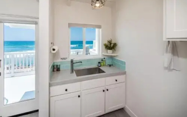 photo 2 of Pacific Villas: Unit 1