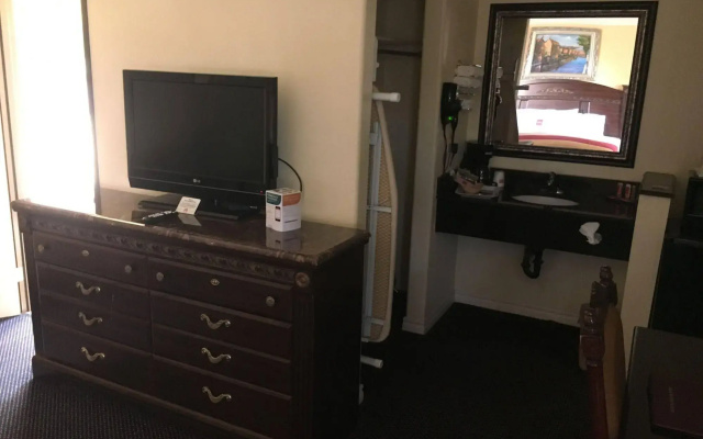 photo 3 of Pacifica Motel