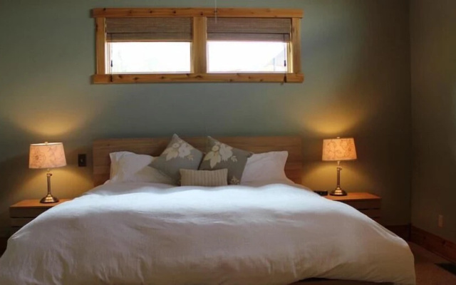 photo 2 of Pacula 4 Bedroom Holiday Home By Tahoe Truckee
