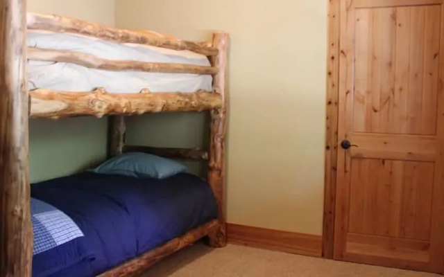 photo 3 of Pacula 4 Bedroom Holiday Home By Tahoe Truckee